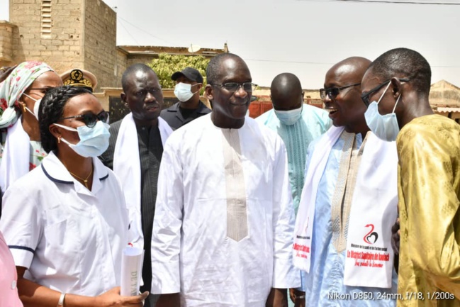 Tournée dans les structures sanitaires de Kaolack, le Ministre de la Santé et de l’Action sociale Abdoulaye Diouf SARR reçu avec enthousiasme à l'hôpital El Hadj